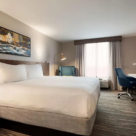 Hilton Garden Inn Milwaukee Brookfield Conference Center Exterior photo